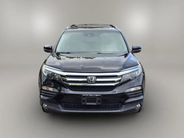 2018 Honda Pilot Elite photo 2