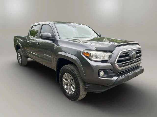 2018 Toyota Tacoma SR5 photo 3