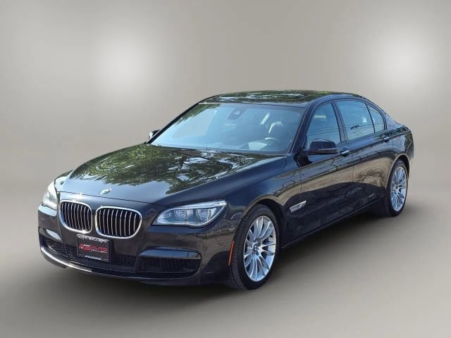 2013 BMW 7 Series's photo