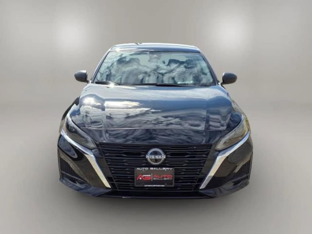 Used 2024 Nissan Altima 2.5 SV Sedan