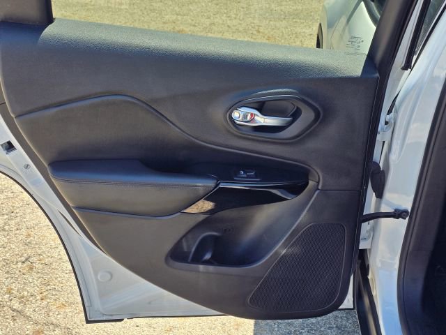 2019 Jeep Cherokee Altitude - Photo 13