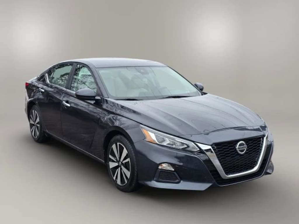 Used 2021 Nissan Altima 2.5 SV Sedan