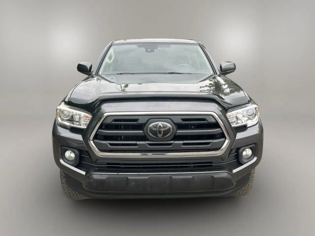 2018 Toyota Tacoma SR5 photo 2