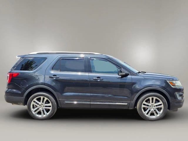 2017 Ford Explorer XLT photo 3
