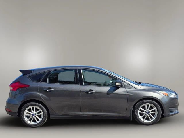 2016 Ford Focus SE photo 4