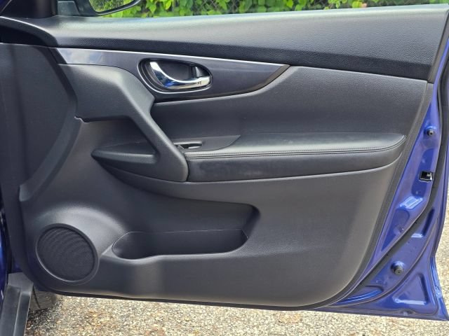 2019 Nissan Rogue SV - Photo 16
