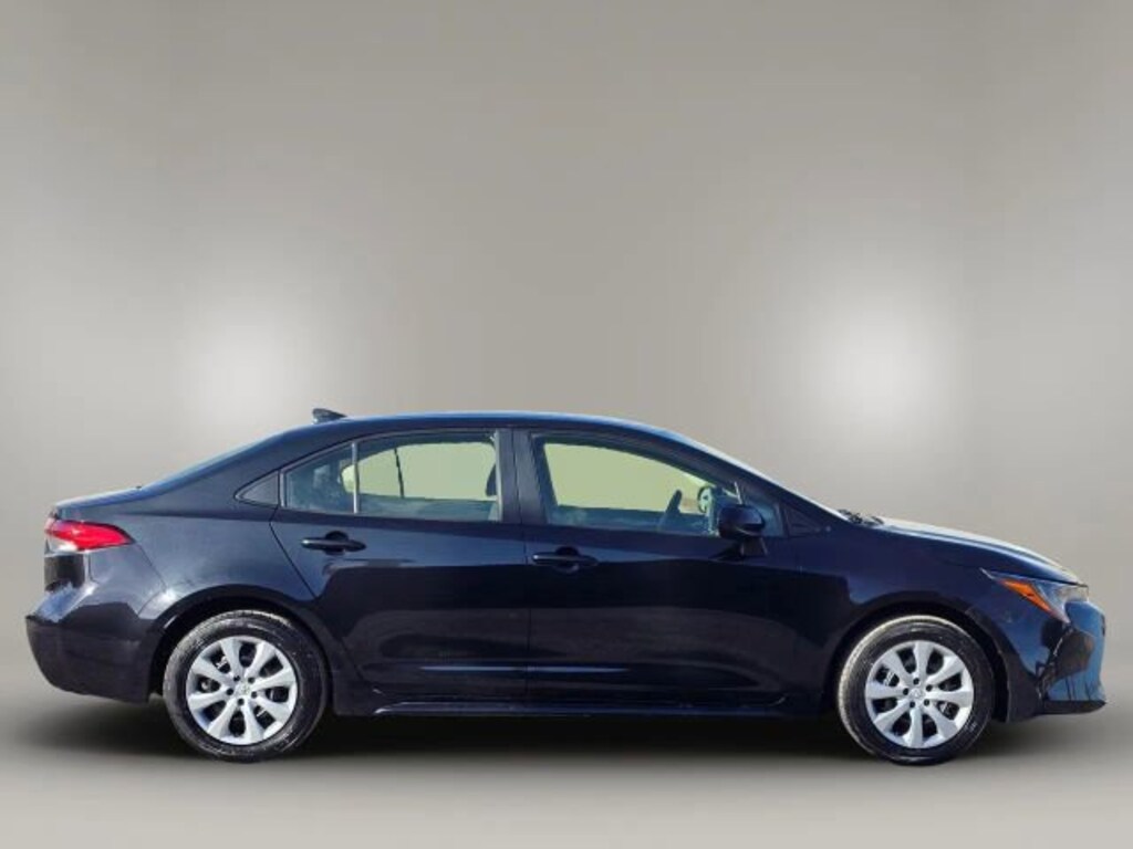 Used 2021 Toyota Corolla LE Sedan