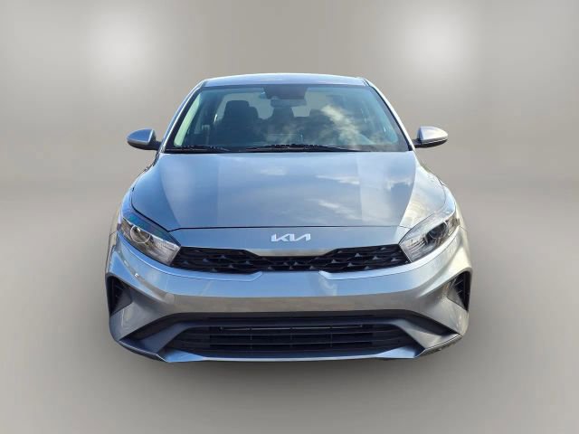 2024 Kia Forte LXS photo 2