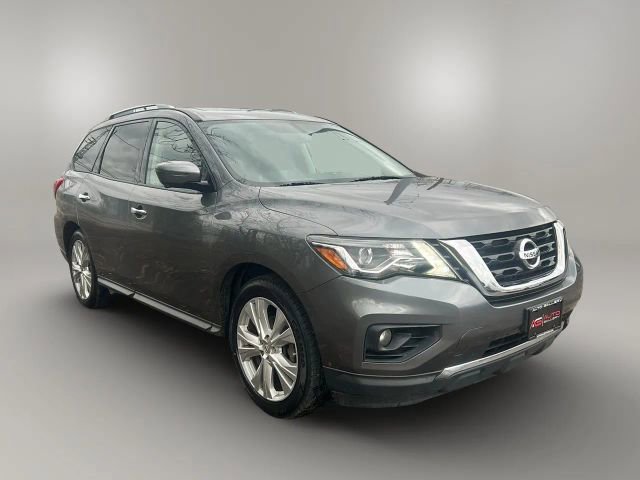 2018 Nissan Pathfinder SL photo 3