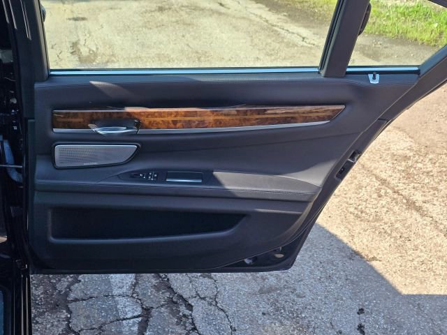 2013 BMW 7 Series 750i - Photo 15