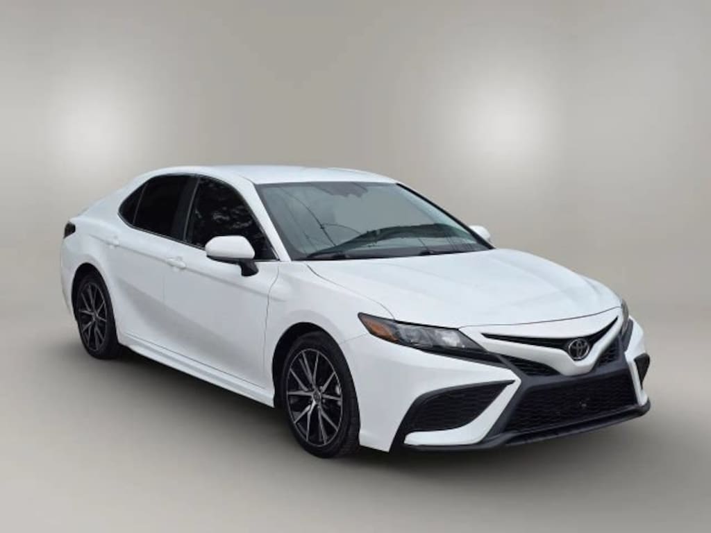 Used 2021 Toyota Camry SE Sedan