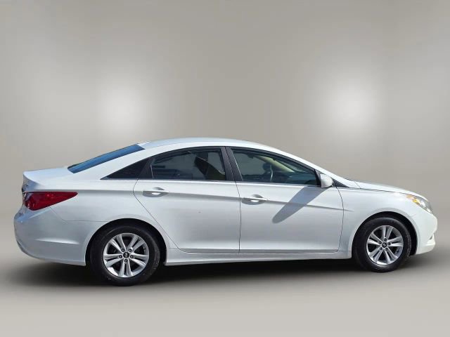 2013 Hyundai Sonata GLS photo 4