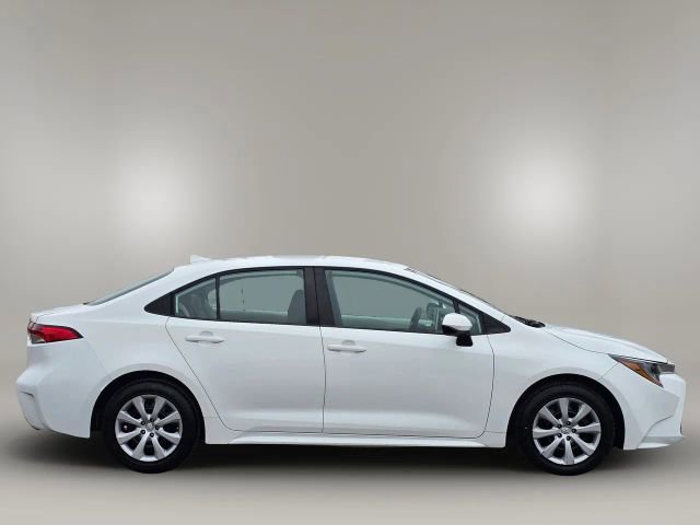 2021 Toyota Corolla LE photo 4