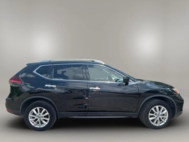 2020 Nissan Rogue SV photo 4