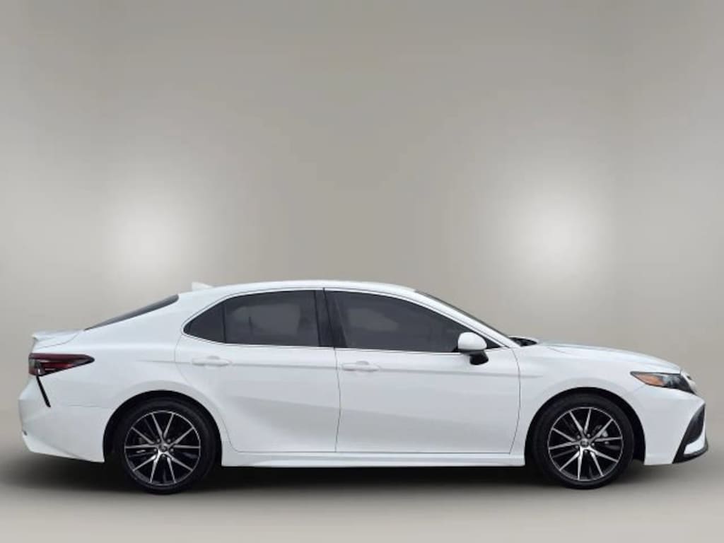 Used 2021 Toyota Camry SE Sedan