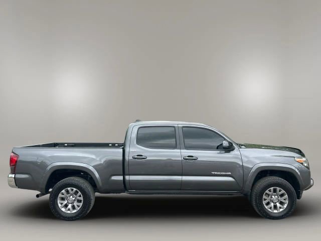 2018 Toyota Tacoma SR5 photo 4
