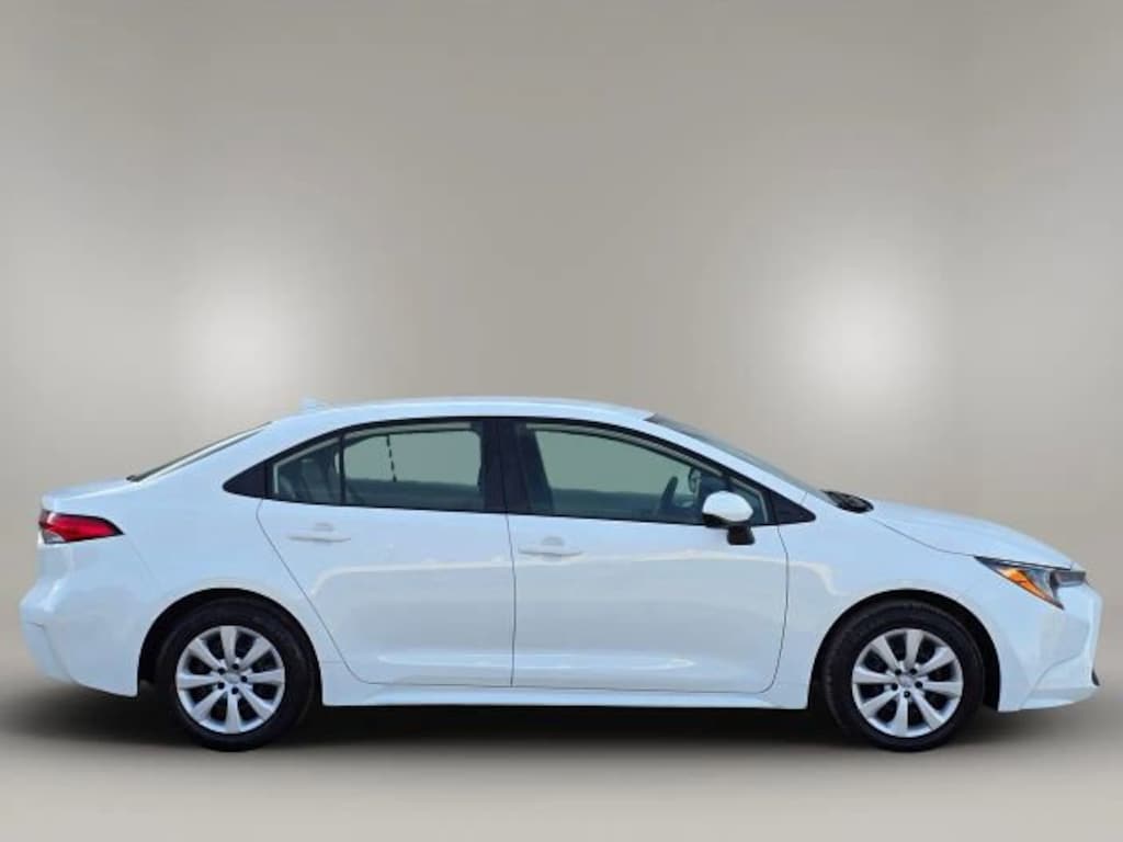 Used 2022 Toyota Corolla LE Sedan