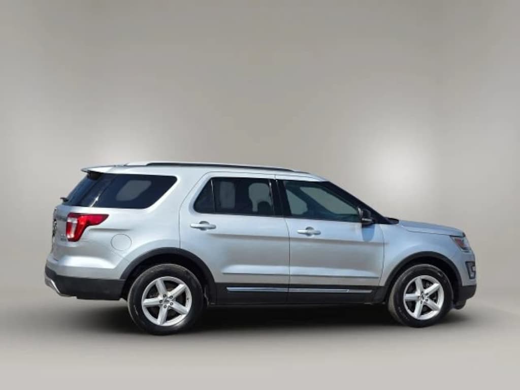 Used 2017 Ford Explorer XLT SUV