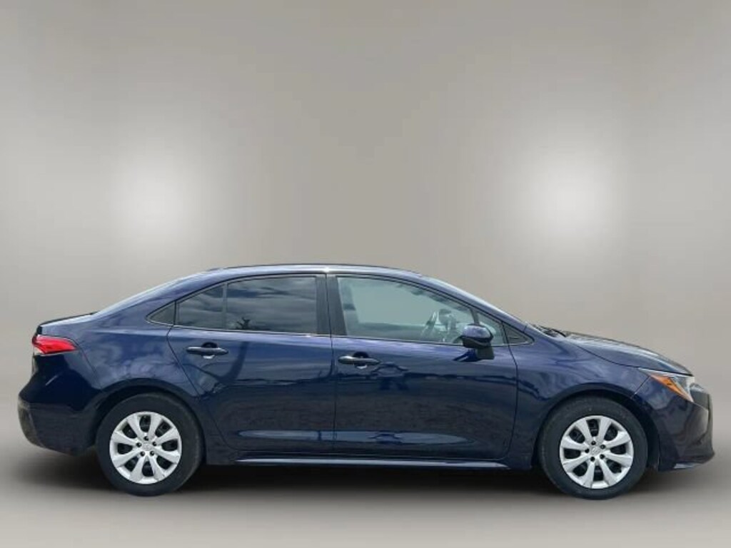 Used 2022 Toyota Corolla LE Sedan