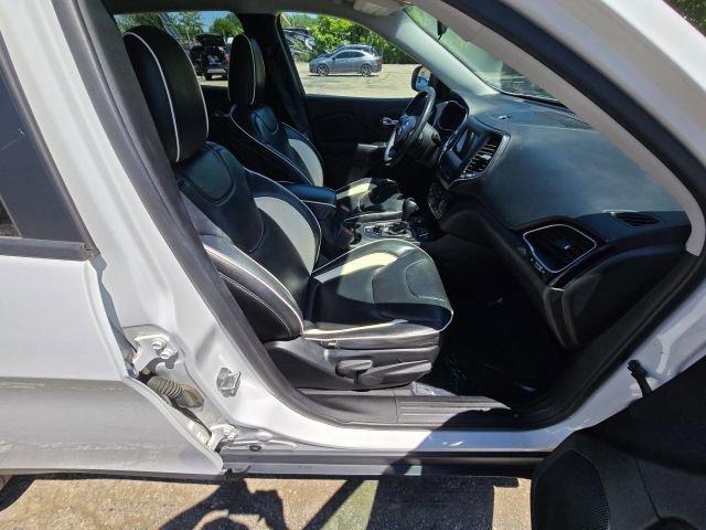 2019 Jeep Cherokee Altitude - Photo 16