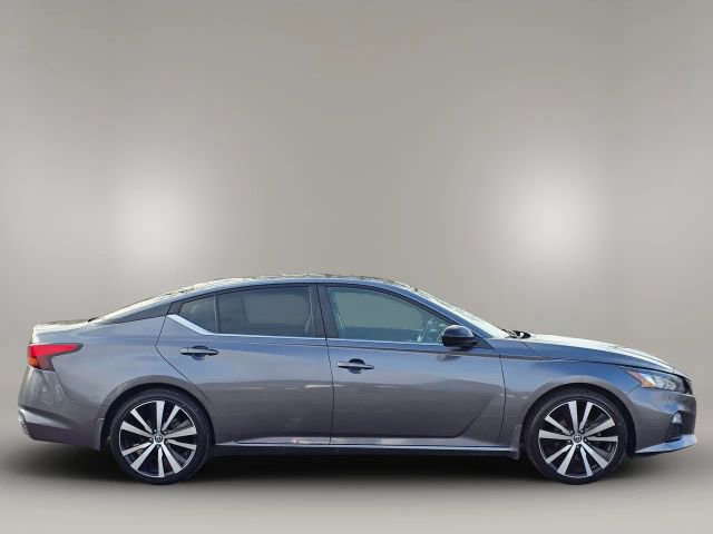 2019 Nissan Altima 2.5 SR photo 4