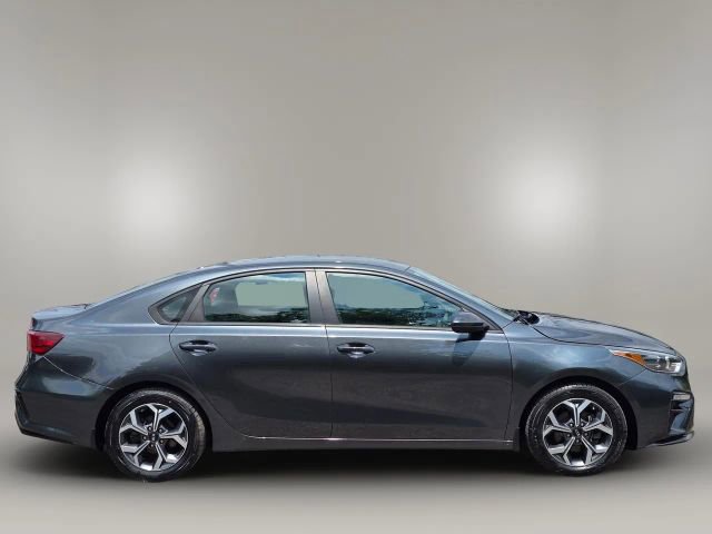 2019 Kia Forte LXS photo 4