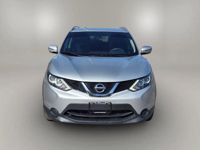 2017 Nissan Rogue Sport SV photo 2