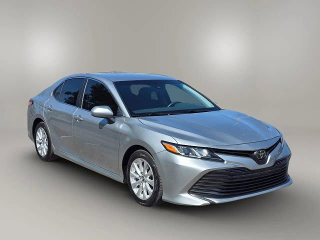 2018 Toyota Camry SE XLE photo 3