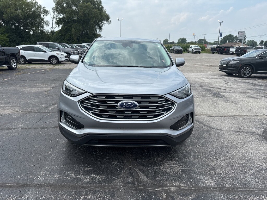 2022 Ford Edge SEL photo 4