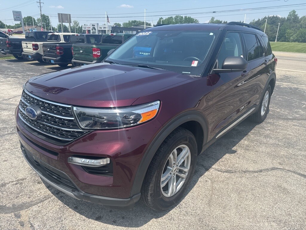 Used 2022 Ford Explorer XLT with VIN 1FMSK8DH0NGB15127 for sale in Alma, MI