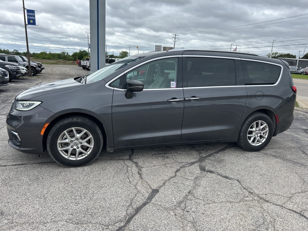 Used 2021 Chrysler Pacifica Touring L with VIN 2C4RC1BG0MR574754 for sale in Alma, MI