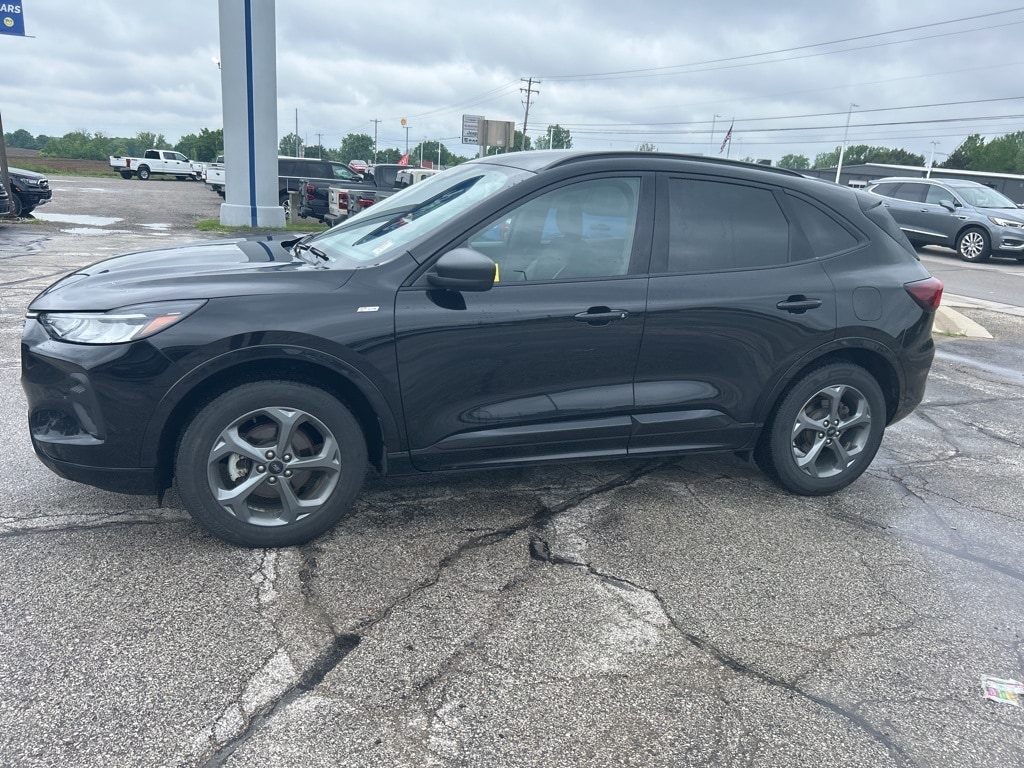 Used 2023 Ford Escape ST-Line with VIN 1FMCU9MN3PUA32029 for sale in Alma, MI