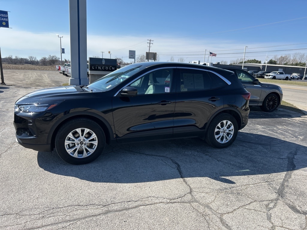 Used 2023 Ford Escape Active with VIN 1FMCU9GN0PUA02739 for sale in Alma, MI