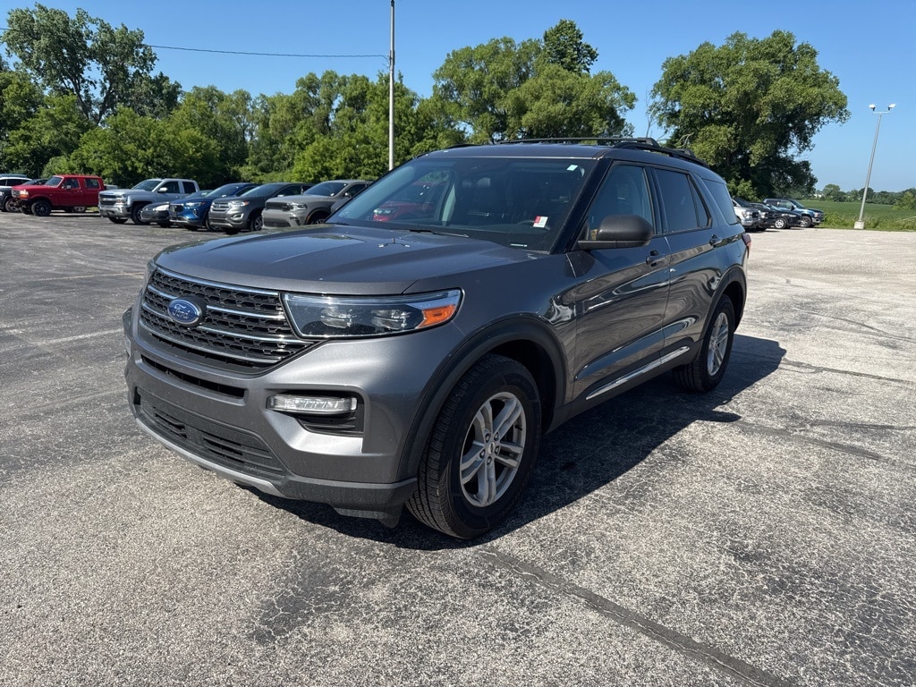 Used 2022 Ford Explorer XLT with VIN 1FMSK8DH5NGA90483 for sale in Alma, MI