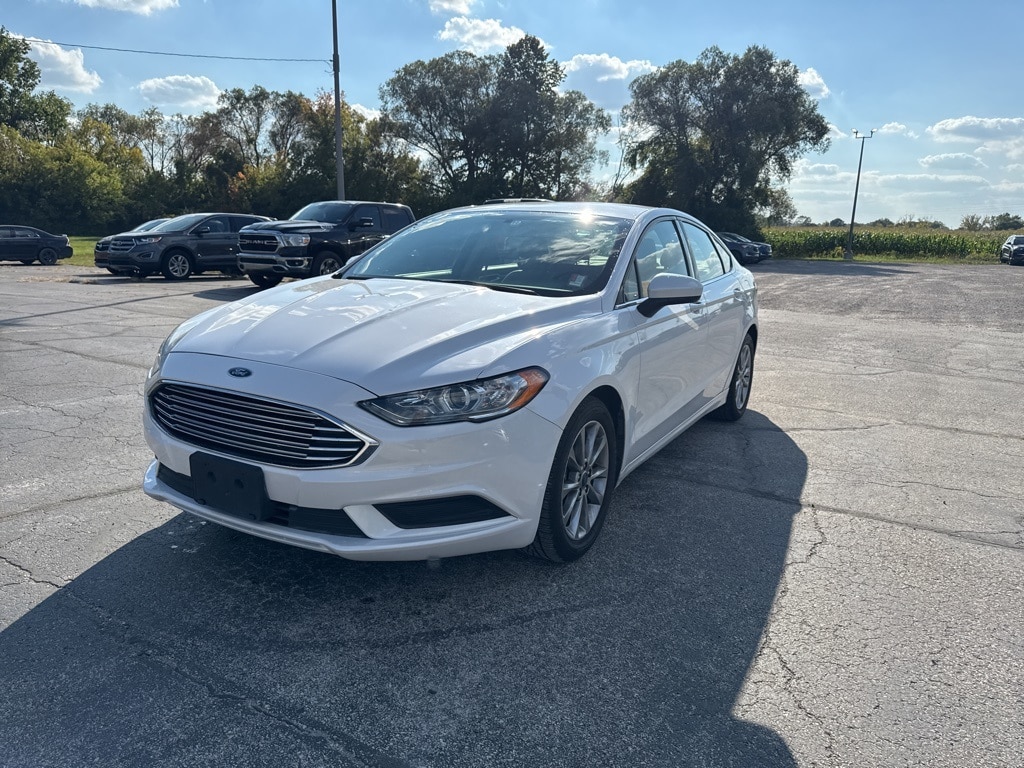 Used 2017 Ford Fusion SE with VIN 3FA6P0H70HR390994 for sale in Alma, MI