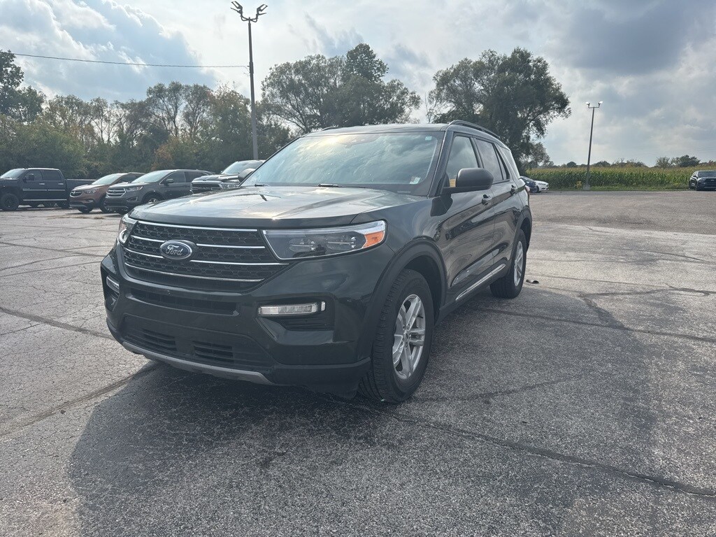 2023 Ford Explorer XLT photo 2