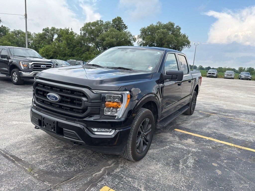 2022 Ford F-150 XLT photo 2