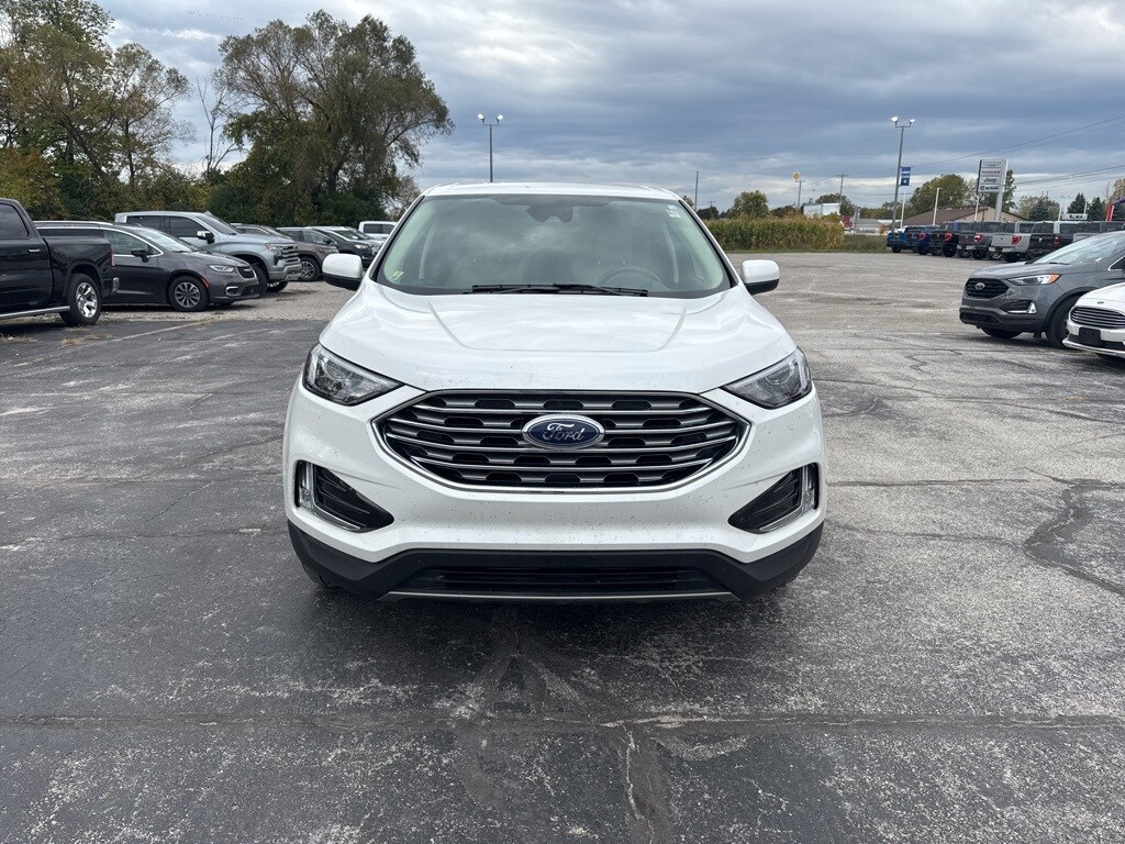 2022 Ford Edge SEL photo 4