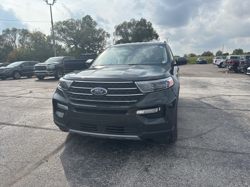 2023 Ford Explorer XLT photo 3