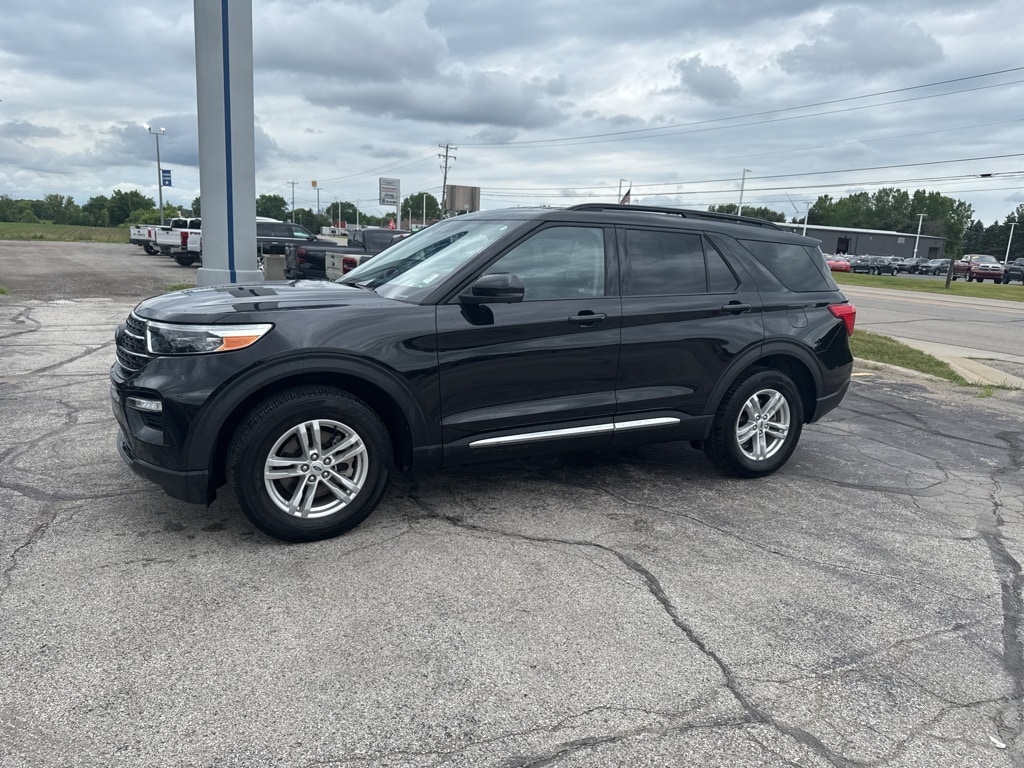 Used 2023 Ford Explorer XLT with VIN 1FMSK8DH0PGA78163 for sale in Alma, MI
