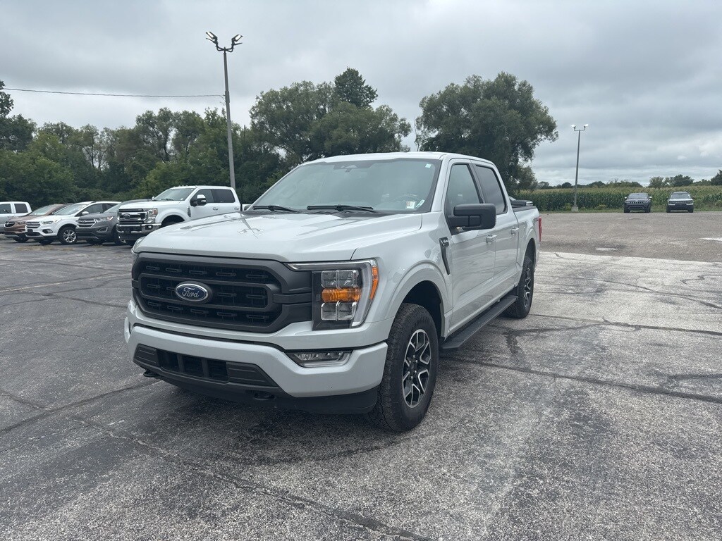 2023 Ford F-150 XLT photo 2