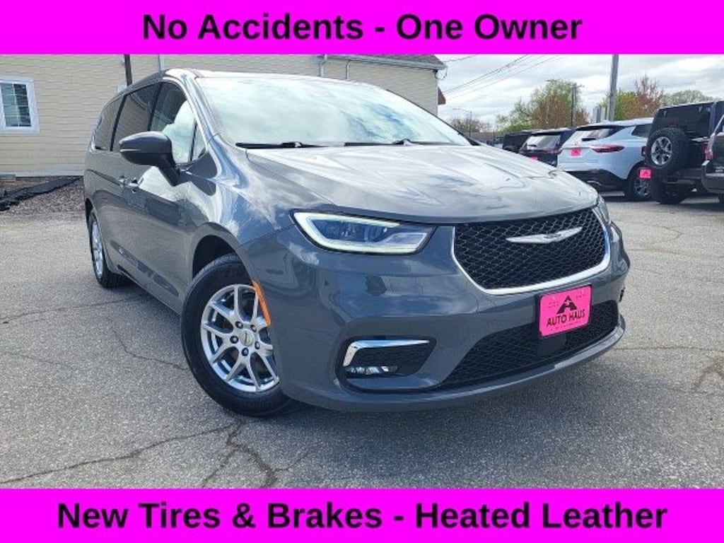 Used 2023 Chrysler Pacifica Touring L Van Passenger Van