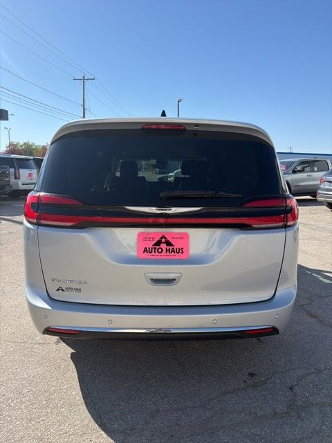 2024 Chrysler Pacifica Touring L - Photo 16