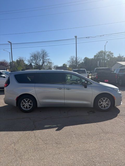 2024 Chrysler Pacifica Touring L - Photo 20