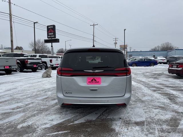 2024 Chrysler Pacifica Touring L - Photo 19
