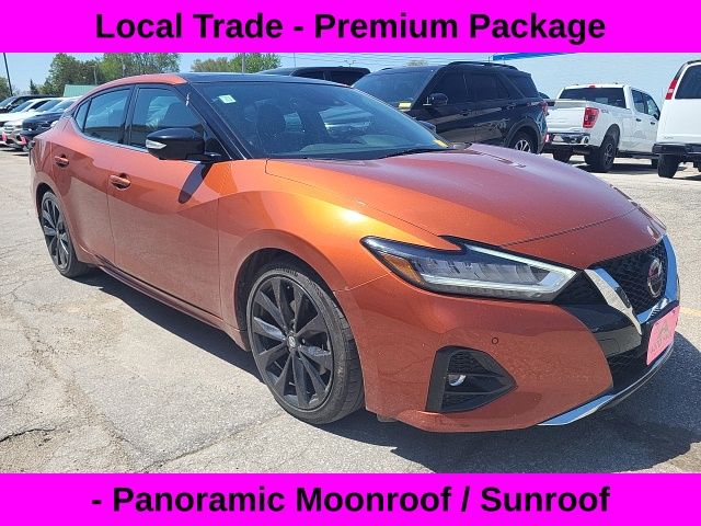2019 Nissan Maxima SR's photo