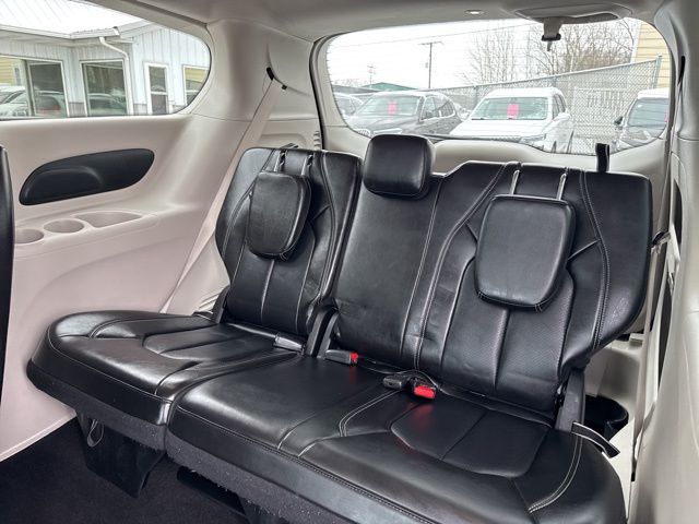 2024 Chrysler Pacifica Touring L - Photo 12