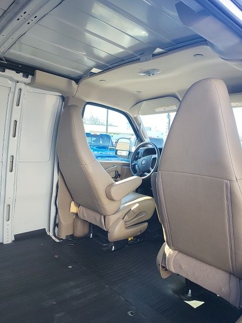 2024 GMC Savana Cargo Work Van - Photo 14