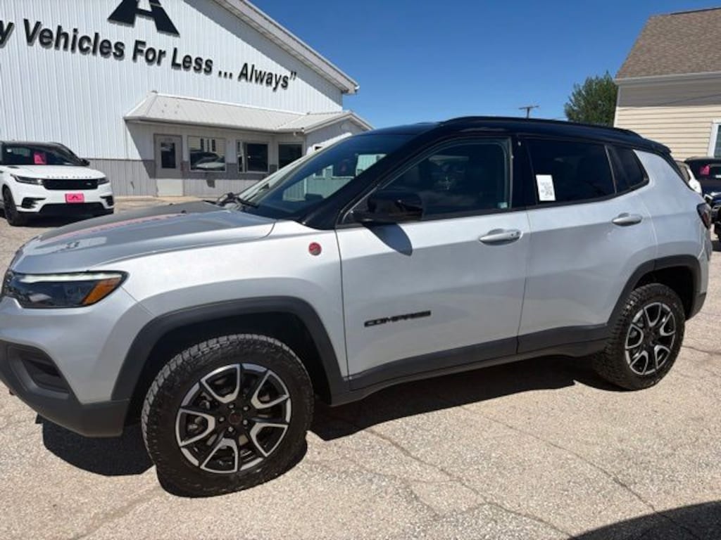 Used 2025 Jeep Compass Trailhawk SUV