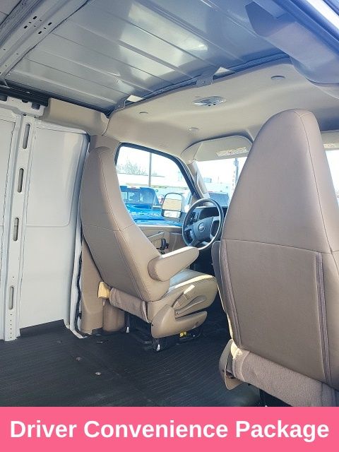 2024 GMC Savana Cargo Work Van - Photo 17